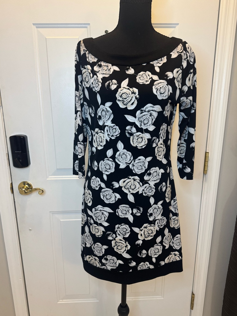 White House Black Market Black and White Floral Long Sleeve Dress